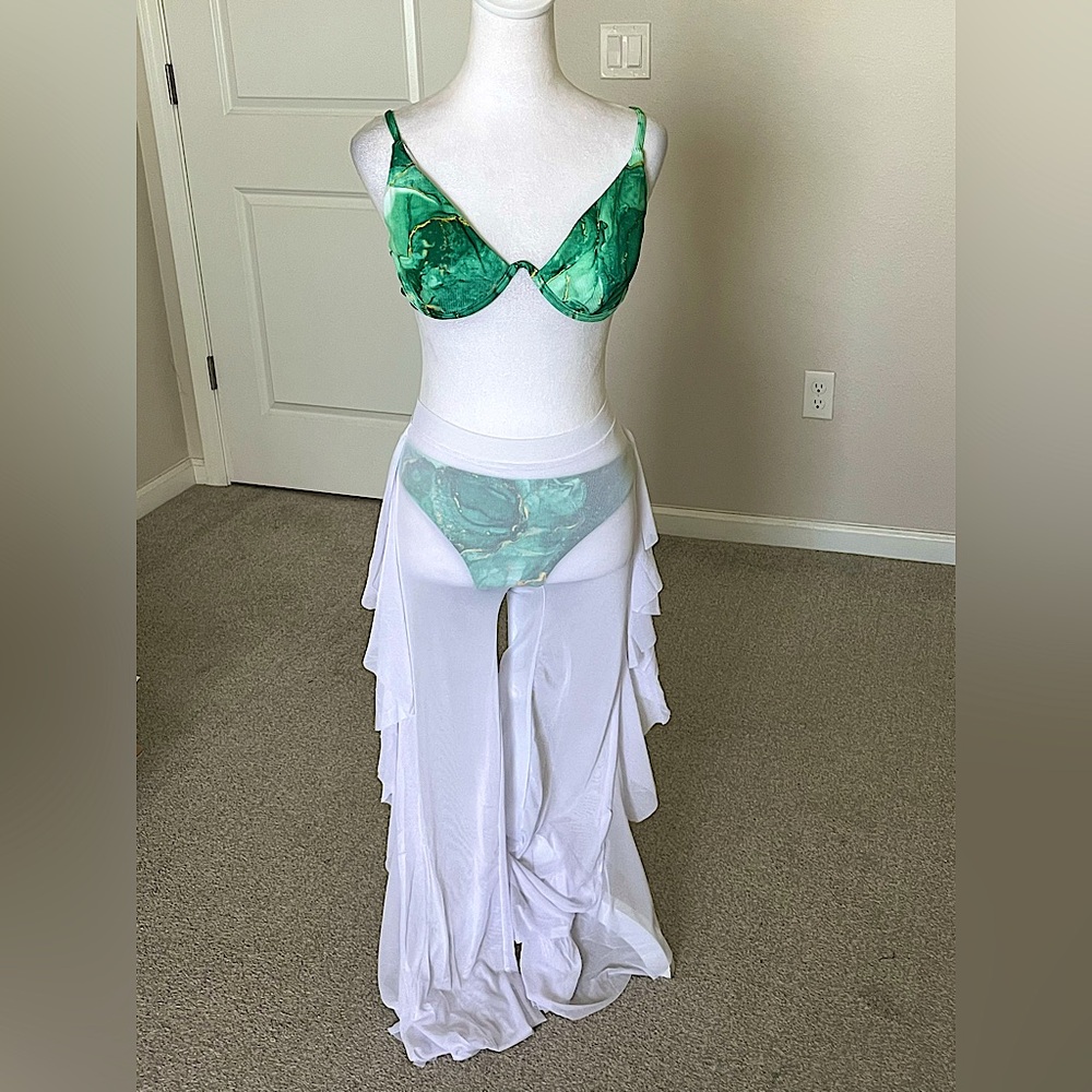 NWT Modihito/Fashion Nova Green Bikini with Free Pant Cover Up Size Medium